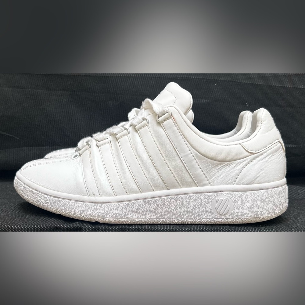 Woman K-Swiss Classic VN Leather Sneaker 07321-101-M Color White/White Preowned